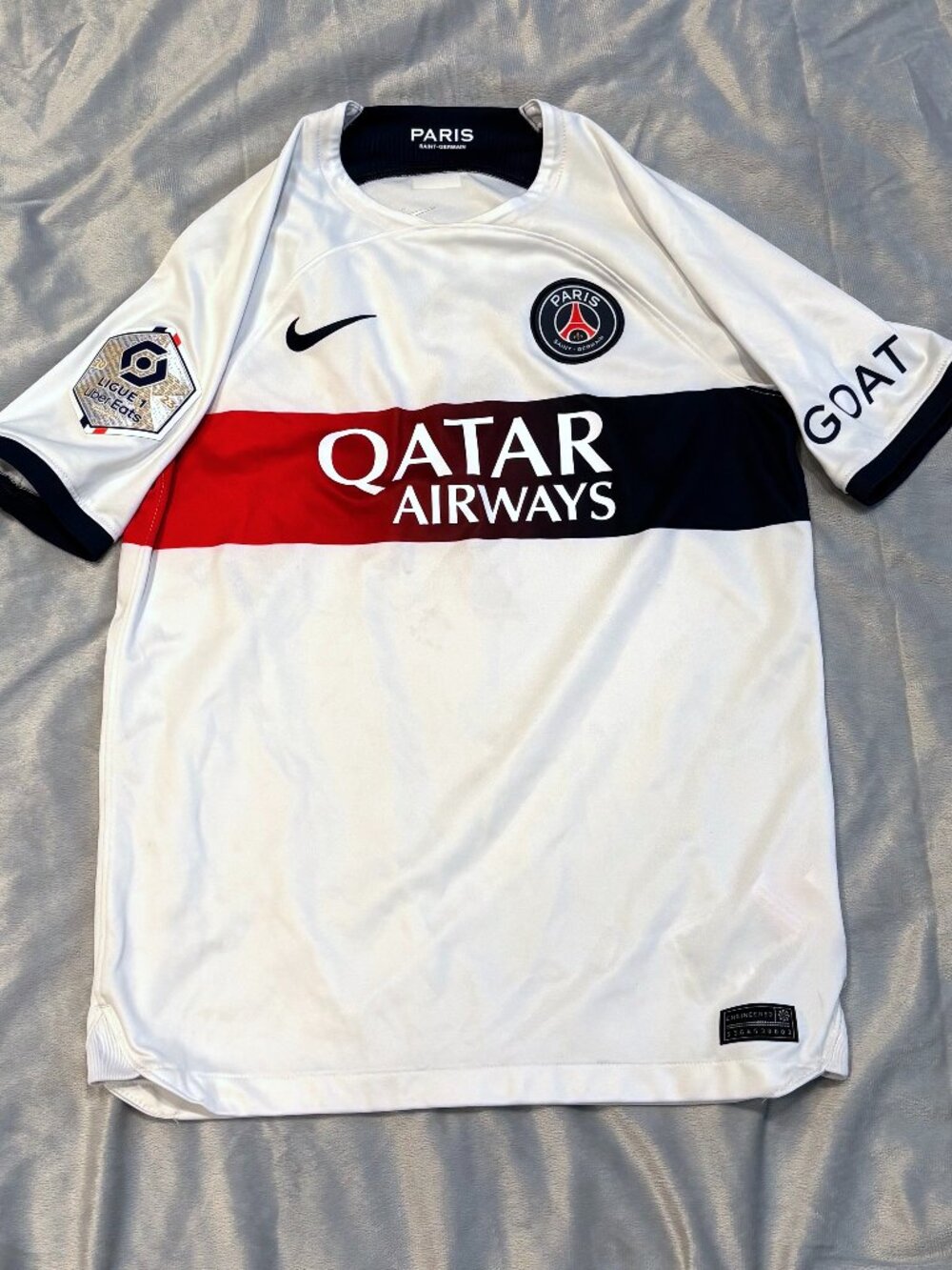 Nike PSG Kylian Mbappé #7 soccer jersey - Youth Large